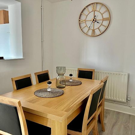 Executive 3 Bedroom Port Talbot Town Centre Margam Sleeps 7 Exterior foto