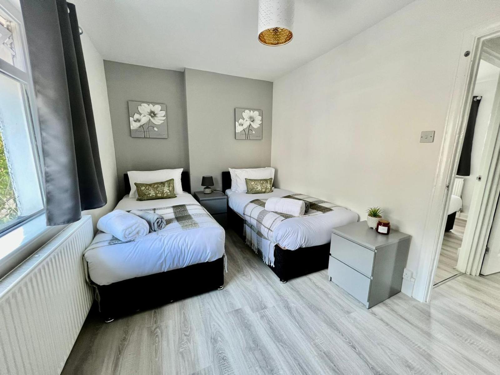 Executive 3 Bedroom Port Talbot Town Centre Margam Sleeps 7 Zimmer foto